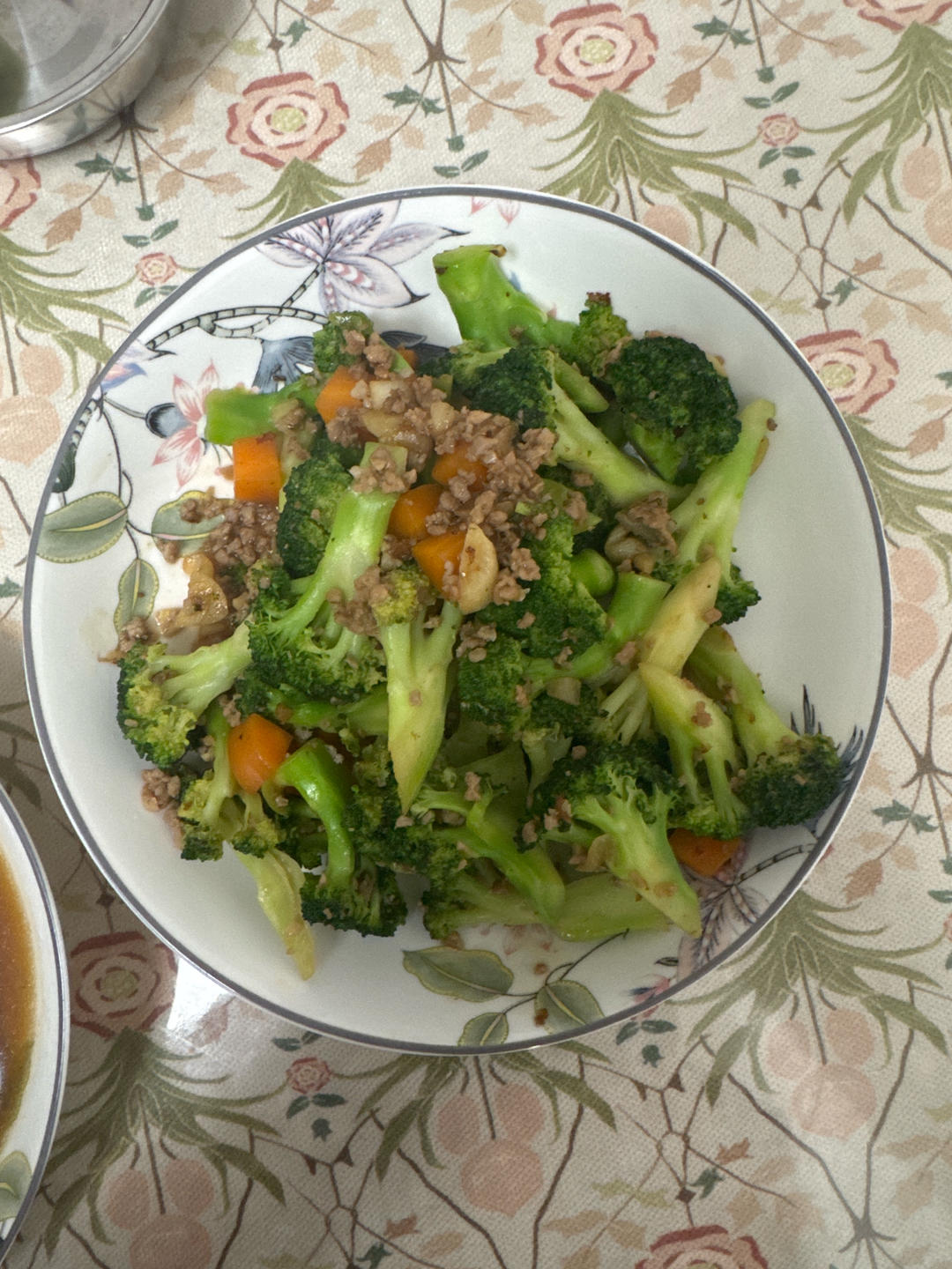 好吃到爆的耗油蒜蓉西兰花(从不修图，喜欢请关注)
