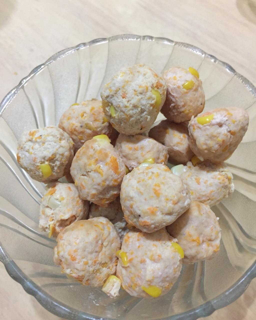 gniyd做的宝宝辅食五色蔬菜鸡肉丸