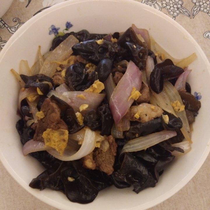 洋葱木耳鸡蛋炒肉