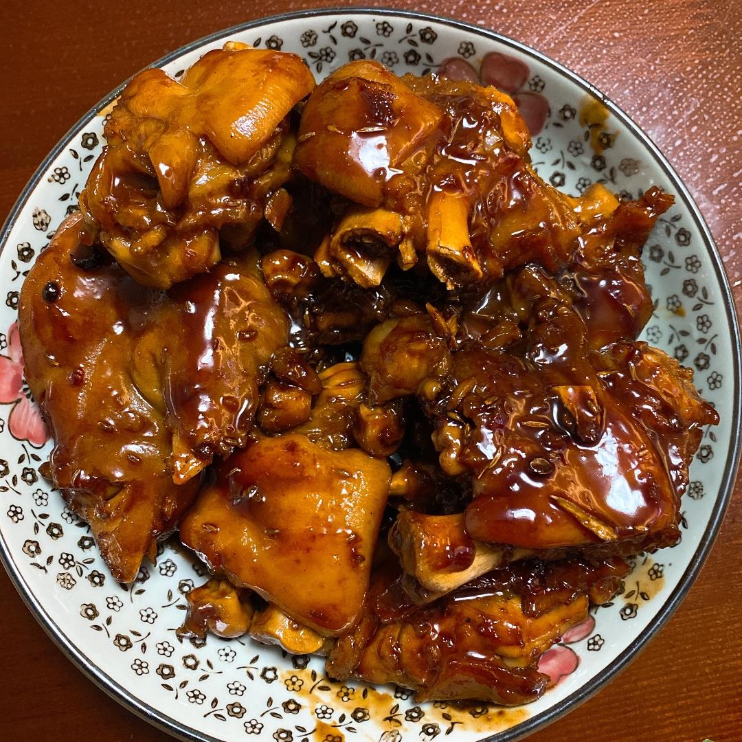 美味的家常菜：红烧猪蹄