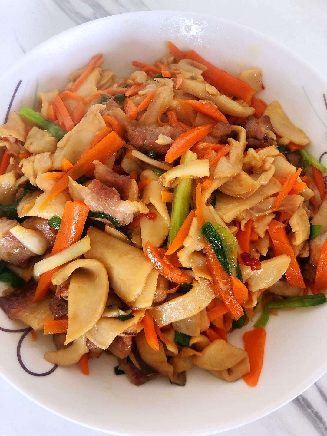 杏鲍菇炒肉