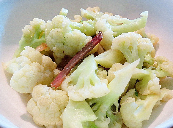 腊肉炒菜花