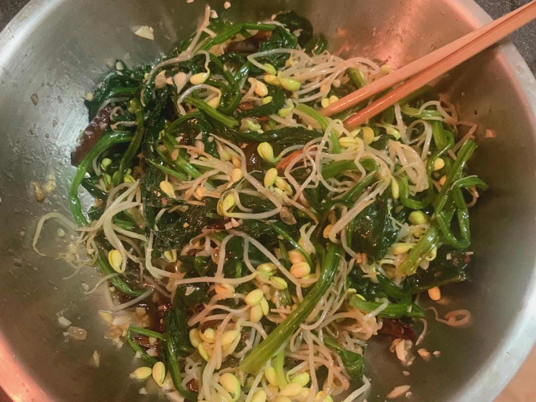 凉拌菠菜(家传秘方)