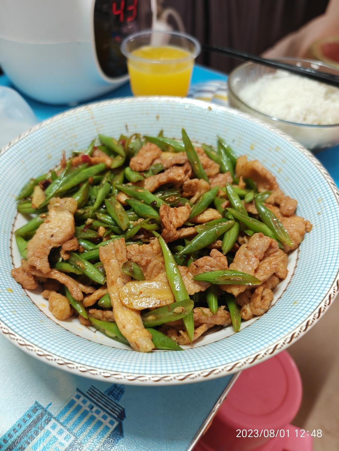 炒肉就得嫩—豆角炒肉（四季豆）