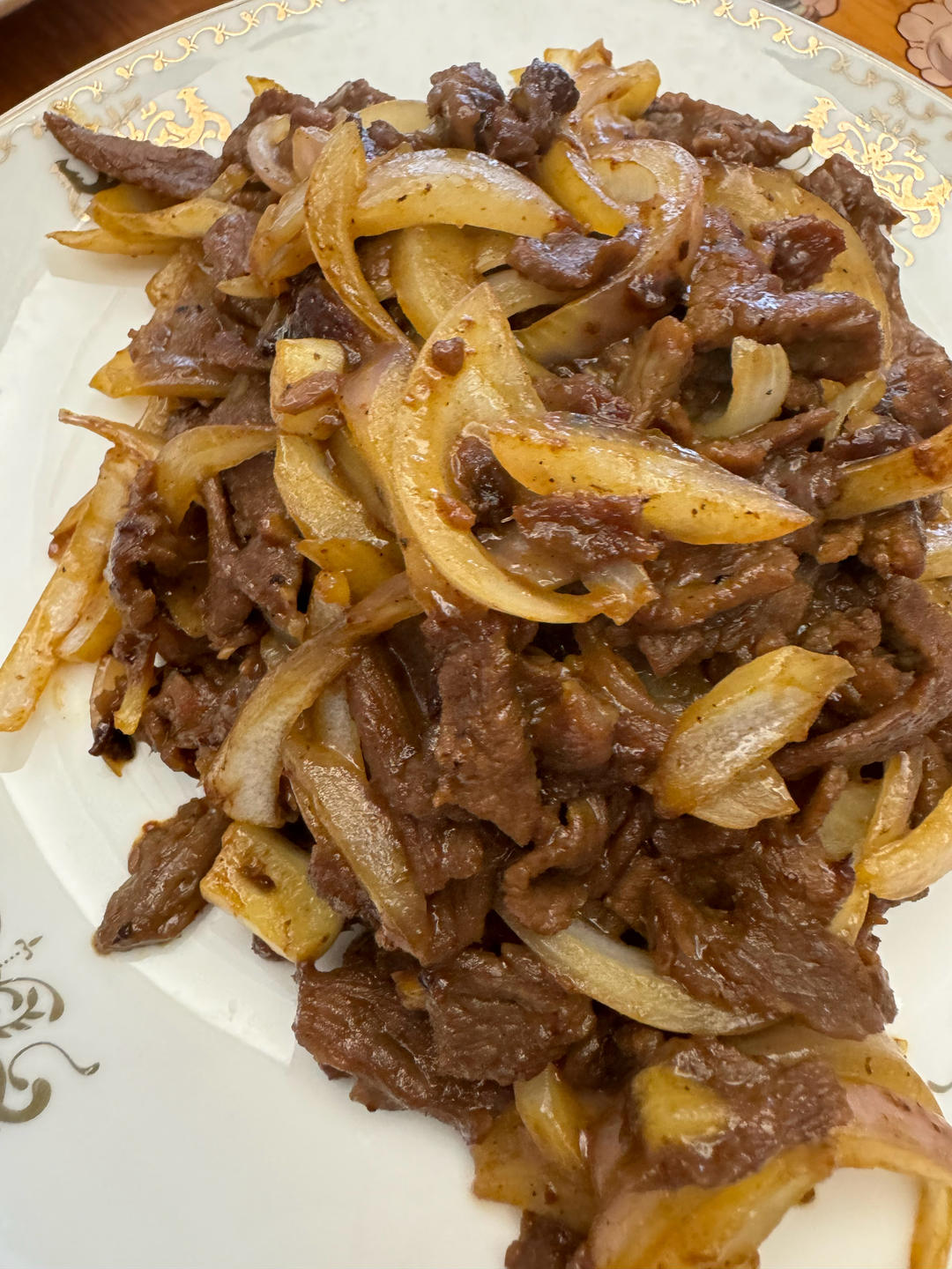 老少皆宜的一道“青椒洋葱爆炒牛肉”