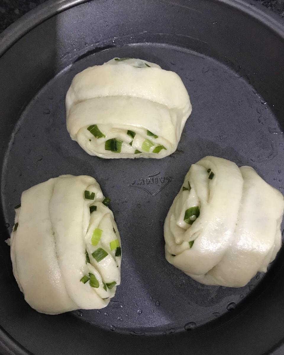 传统的葱油花卷