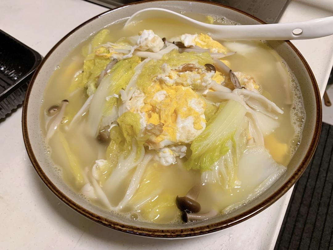 鸡蛋鲜菇奶白汤🥣的做法