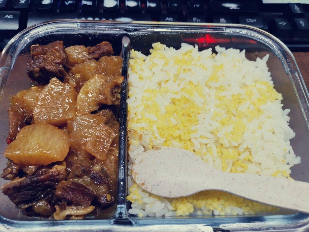 萝卜牛腩煲