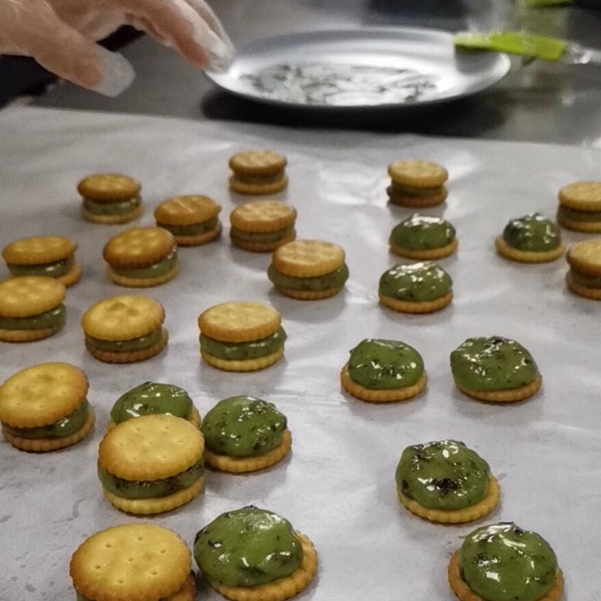 小奇福纽扣夹心饼干