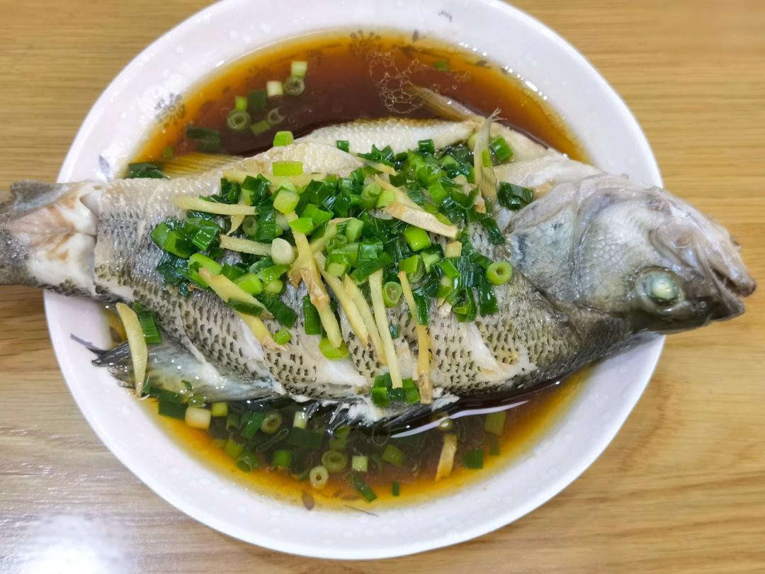 清蒸鲈鱼