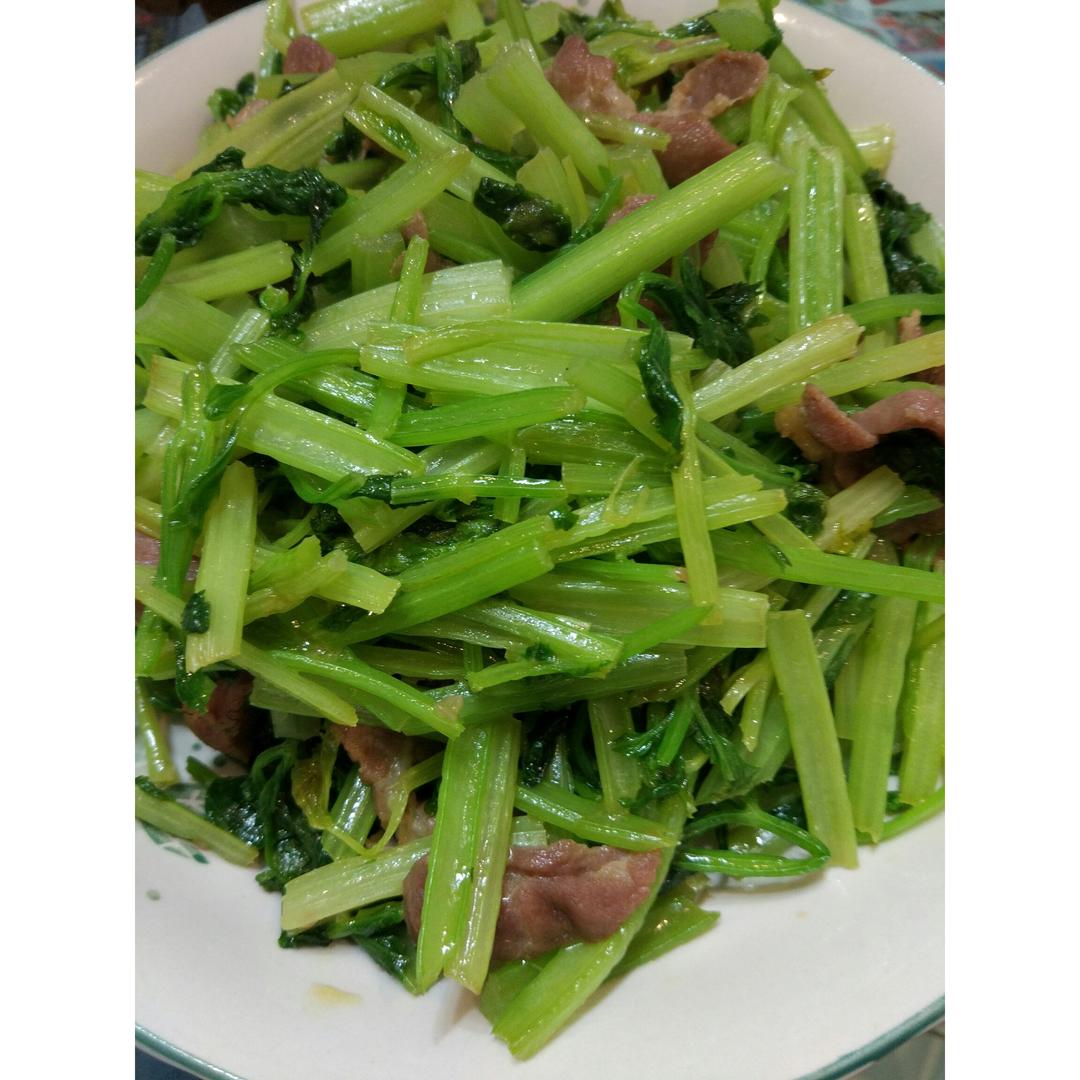 芹菜炒肉