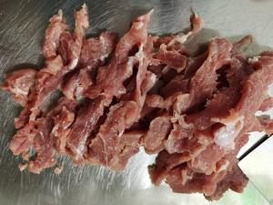 传统川味炸酥肉的做法 步骤3