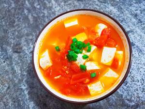 番茄豆腐汤🍅的做法 步骤1