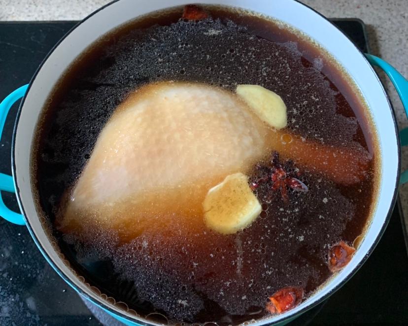 零難度超下飯的家常燉鴨腿的做法 步驟3