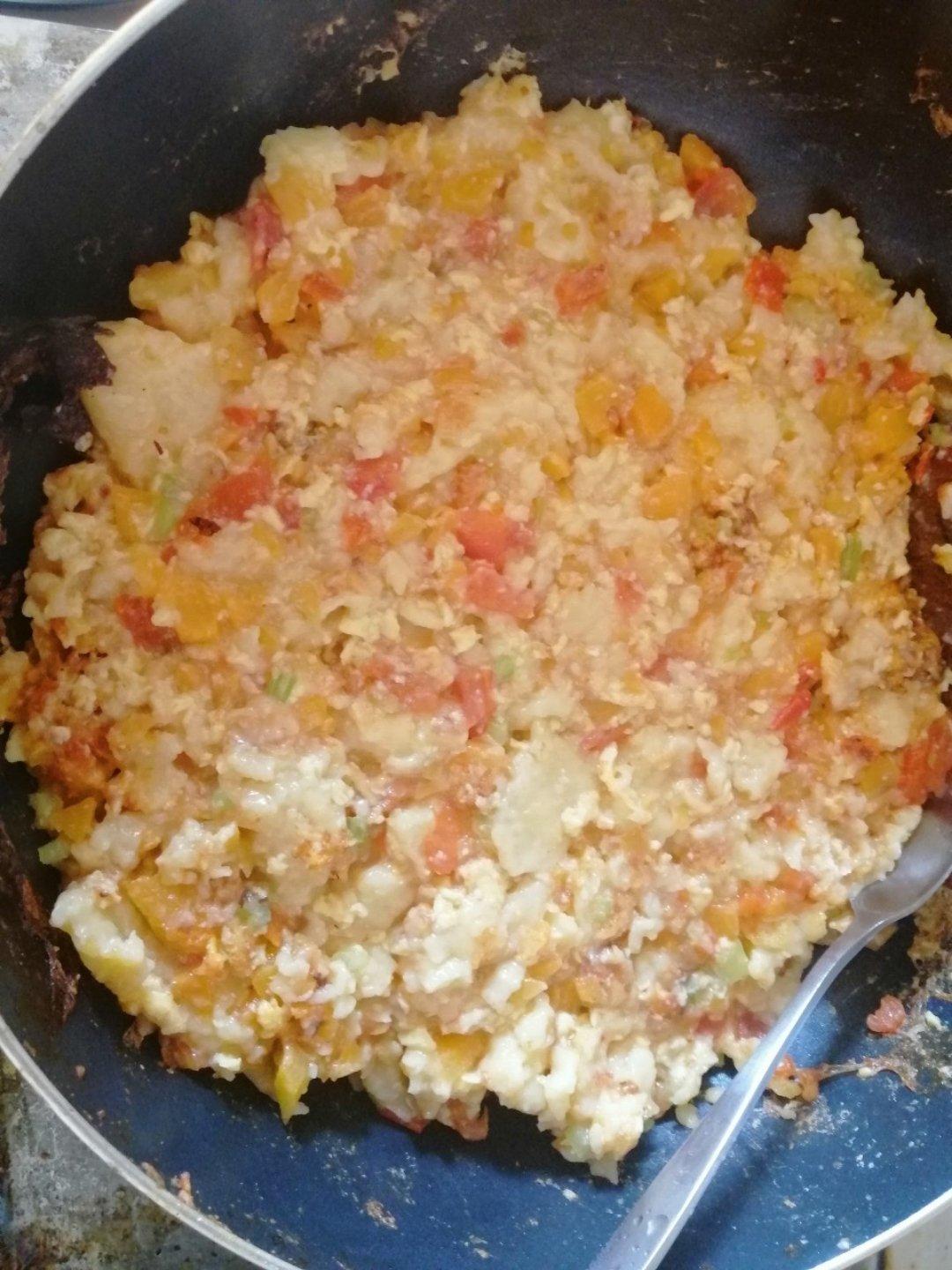 不用揉面就能吃的美味面食——西红柿小鱼面疙瘩