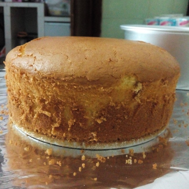 超简单完美戚风蛋糕（6寸2蛋）附打发、翻拌、脱模视频