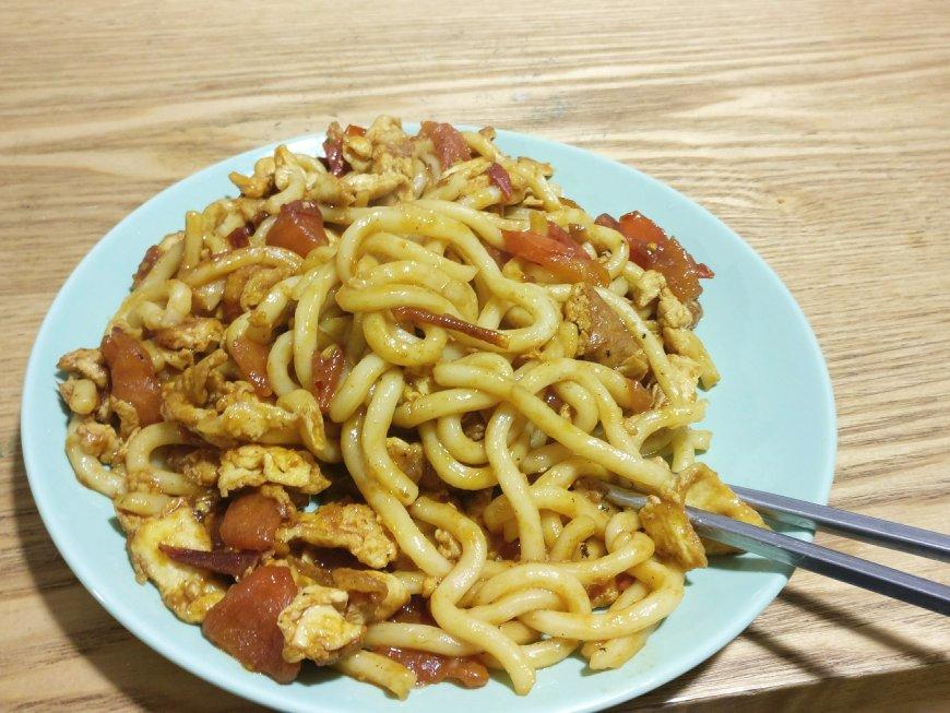 番茄鸡蛋乌冬面