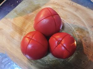番茄排骨汤（附带正宗四川蘸水和完整番茄去皮方法）的做法 步骤4