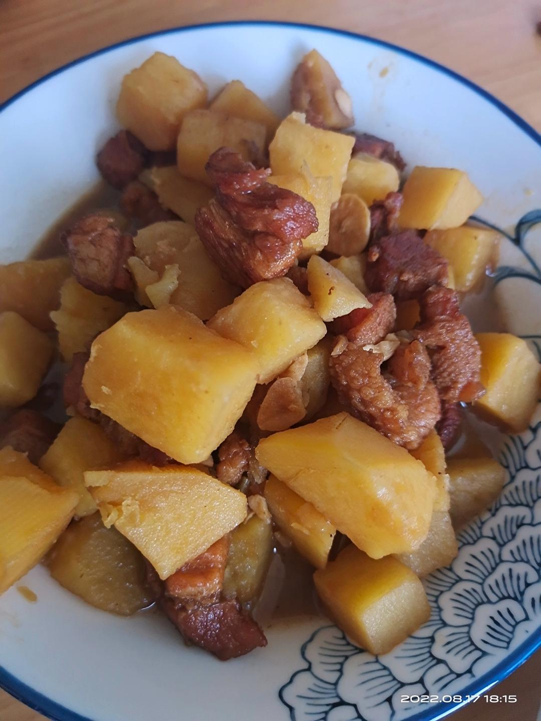红烧肉炖土豆（丝毫不腻）