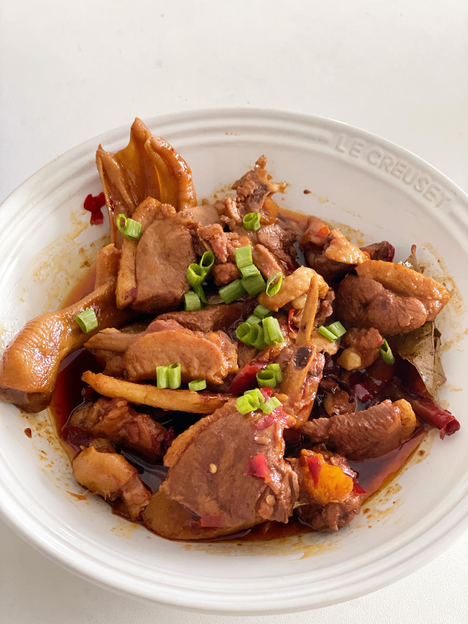 传统正宗的啤酒鸭配方和做法，鲜嫩香浓，只需炒千万不要焯水