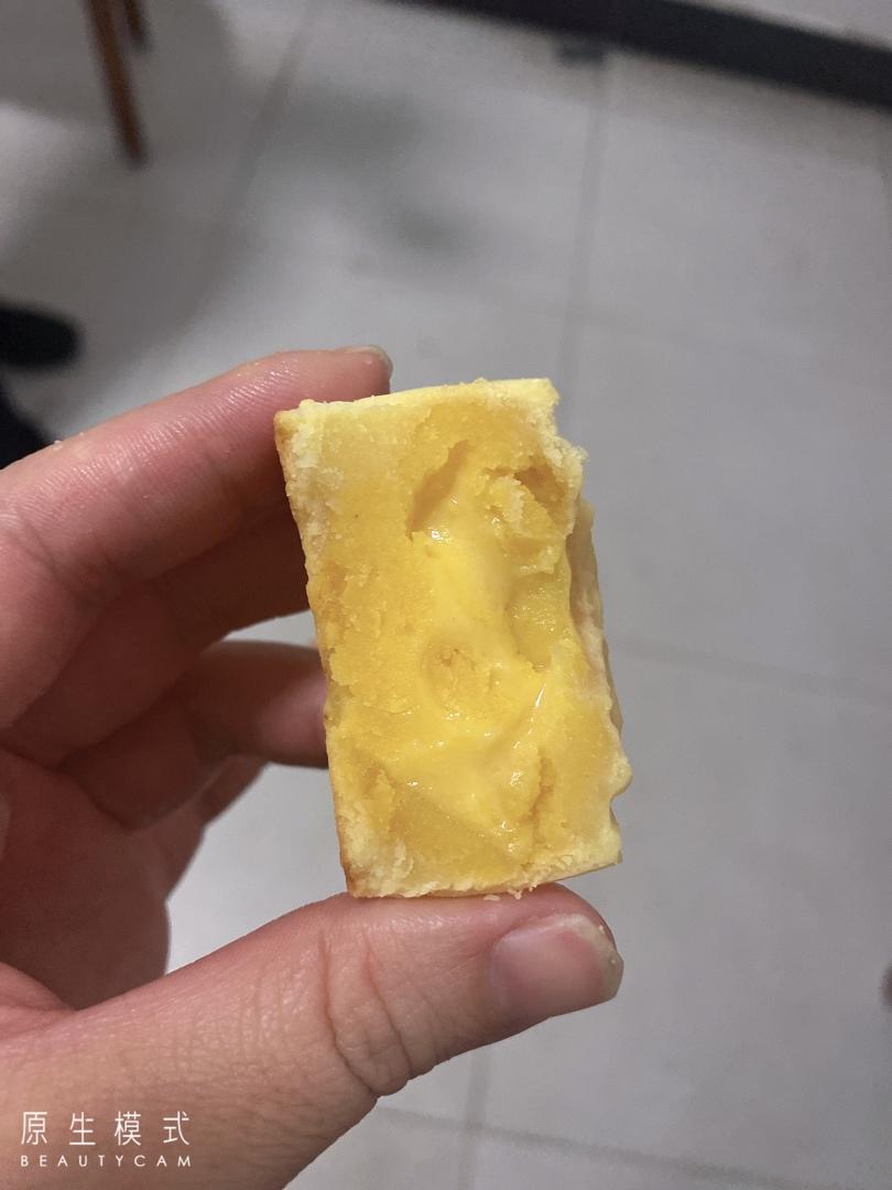 💃奶黄流心月饼——这是可以让你坐稳朋友圈厨霸位置的月饼🥮，没人点赞算我输👎