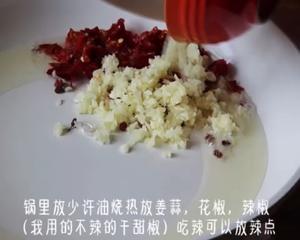 干煸藕条（无论是当零食还是餐桌下饭菜都是极好的的做法 步骤4