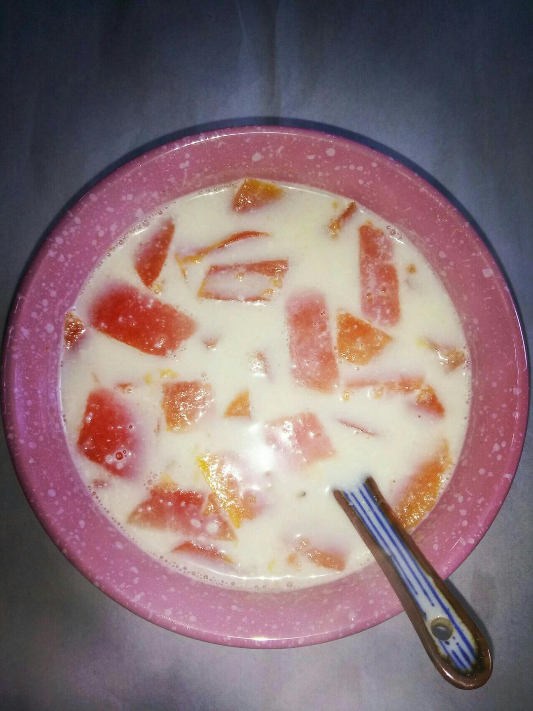 鲜奶炖木瓜