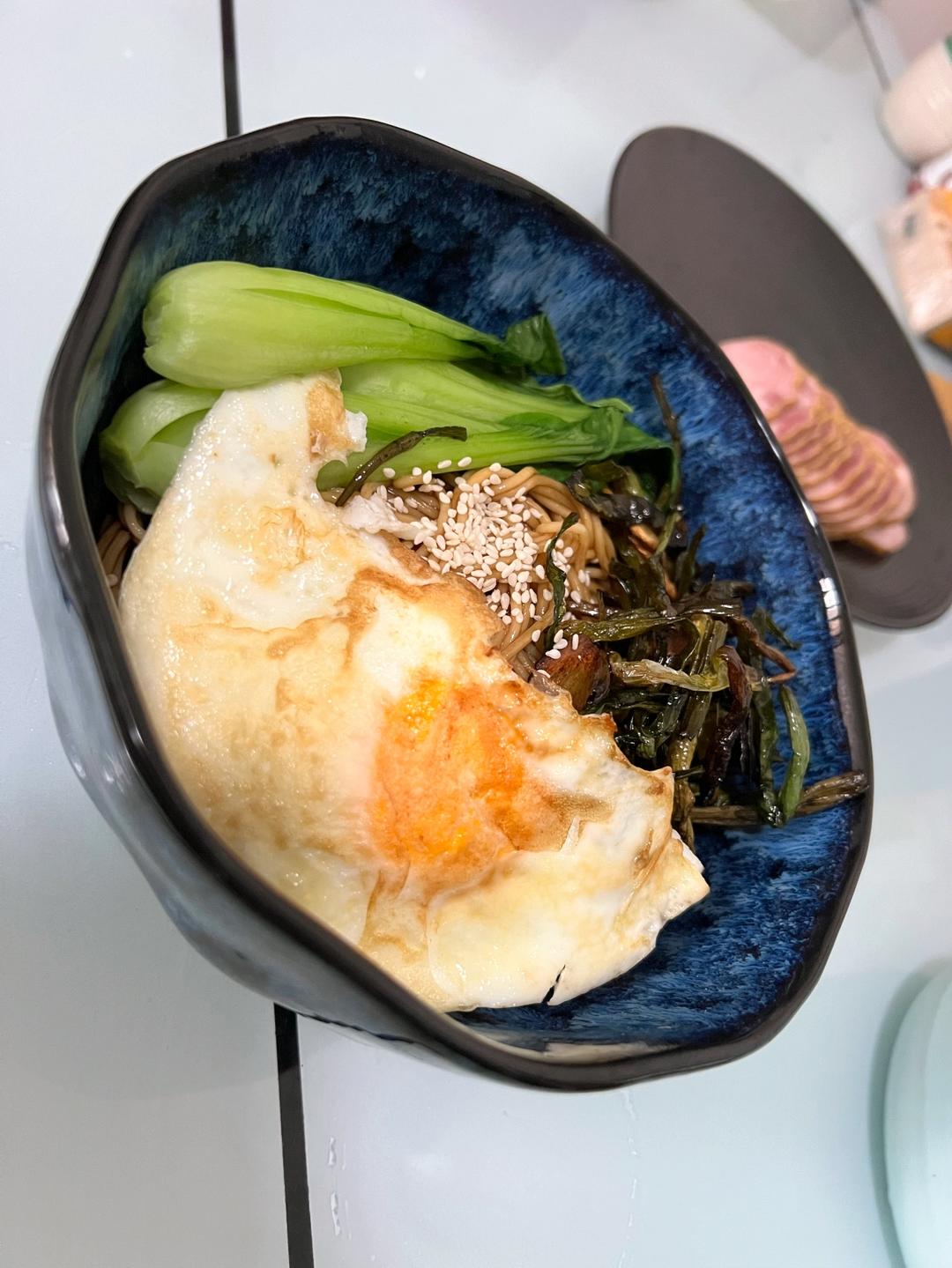 10分钟搞定的一碗葱油拌面