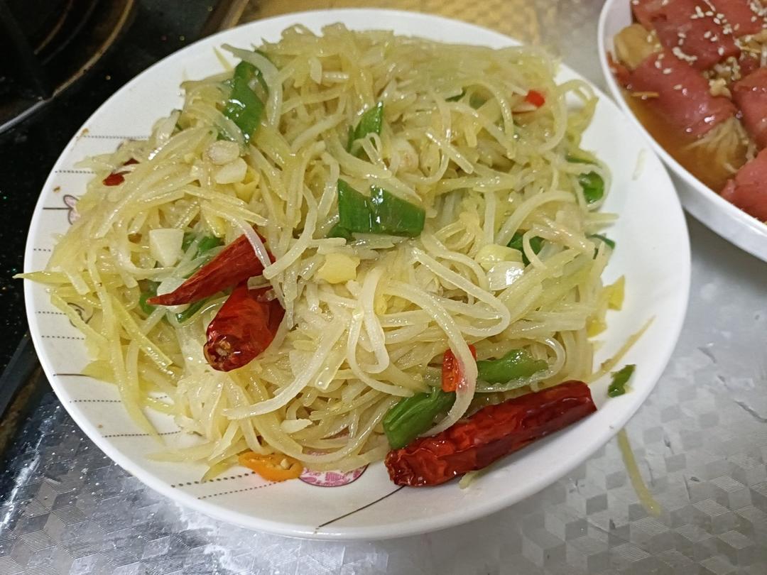 酸辣土豆丝的家常做法 超级下饭
