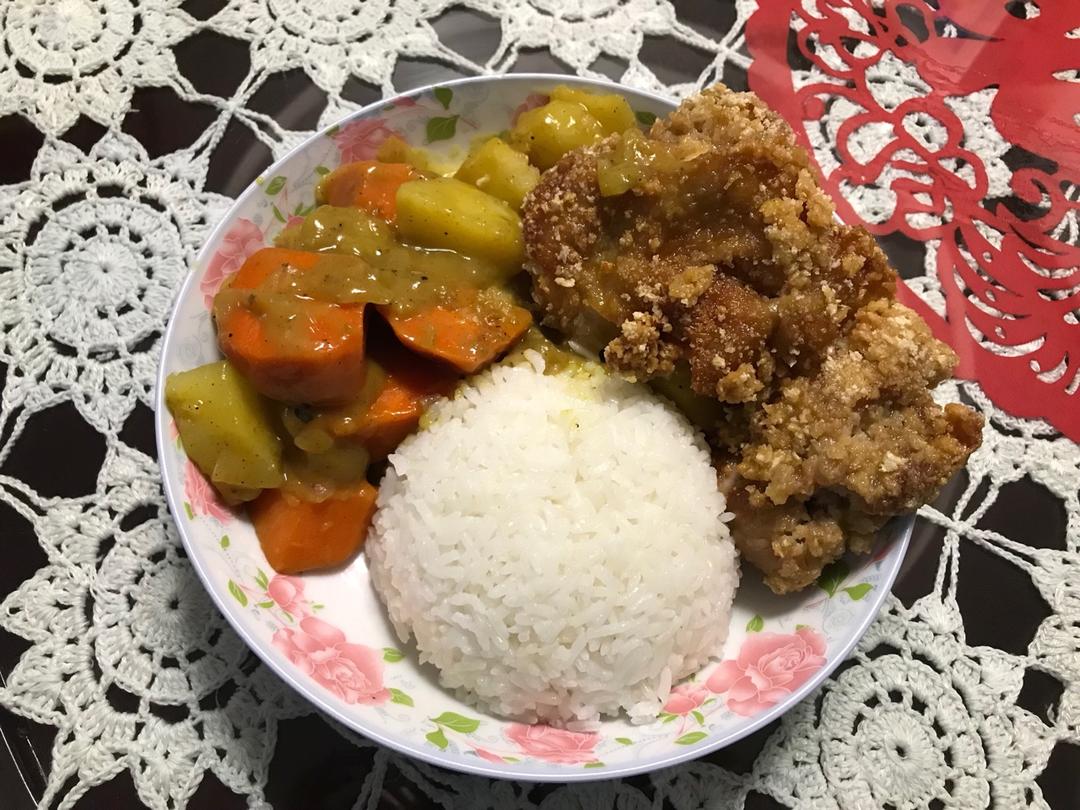 炸鸡排咖喱饭