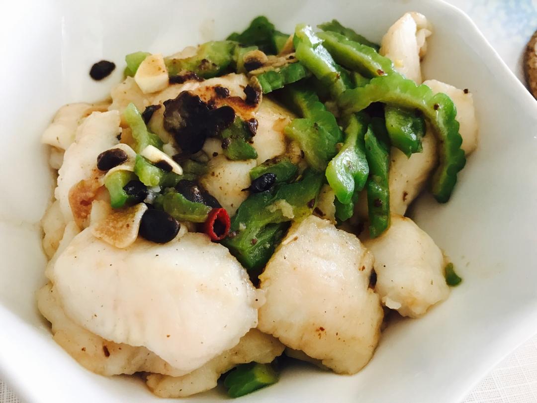 豉椒凉瓜炒鱼柳
关注公众微信号：we_eat
每天送出美味剁椒酱哦