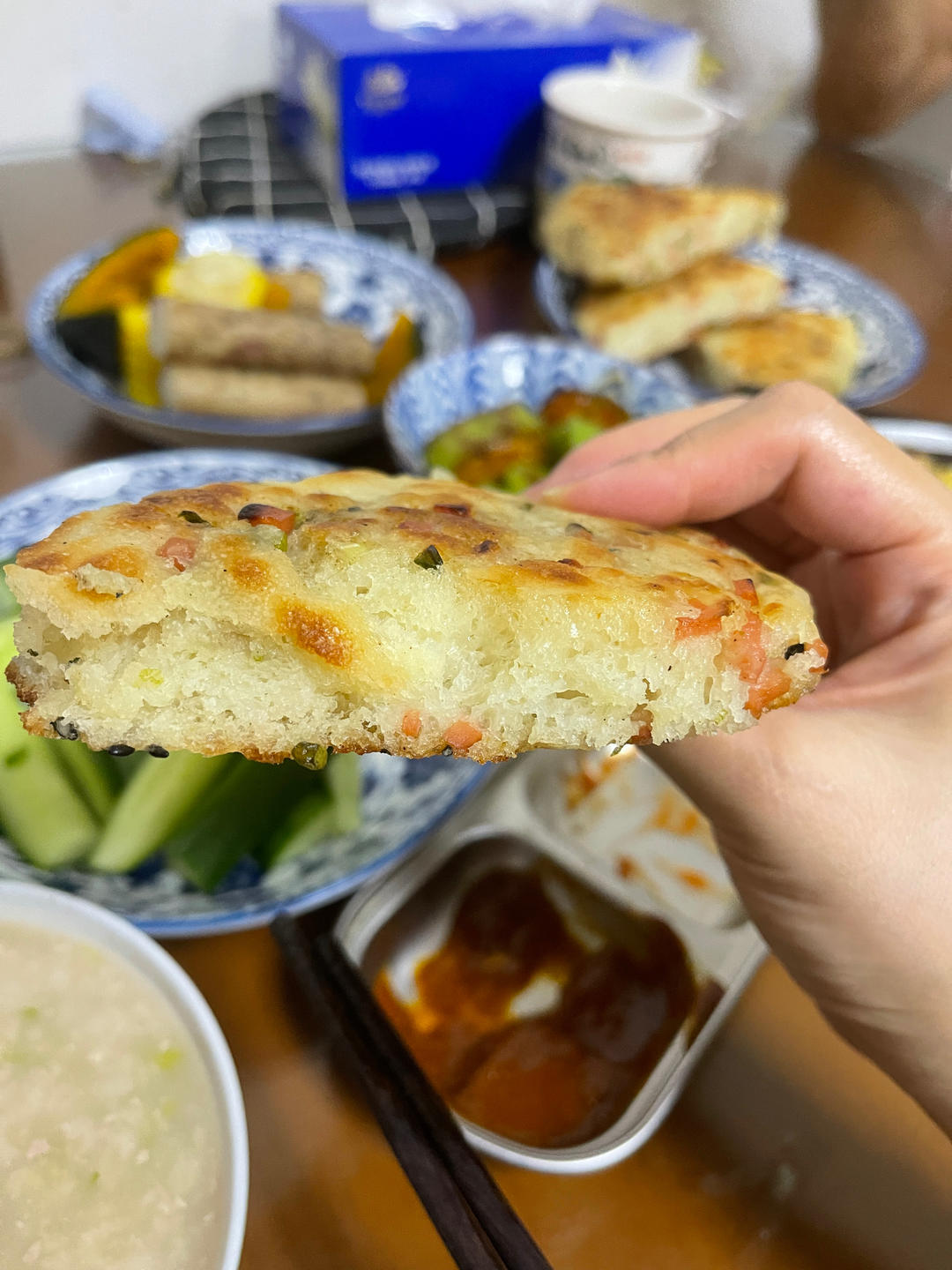 简单、不沾手的免揉隔夜发酵-宣软发面大饼（电饼铛-素食）