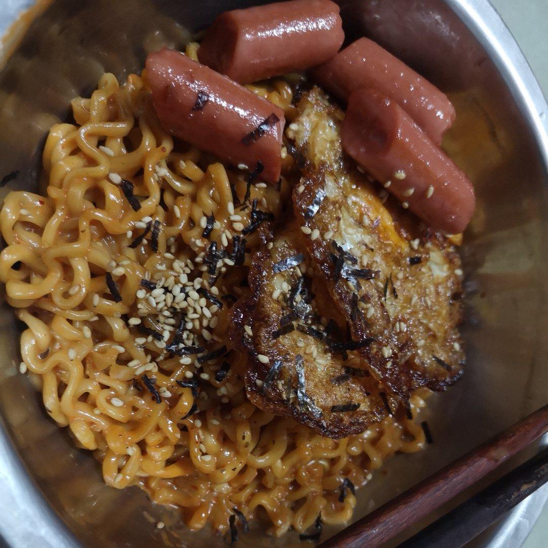 韩国超辣三养火鸡拌面（怎样做不辣又好吃！）