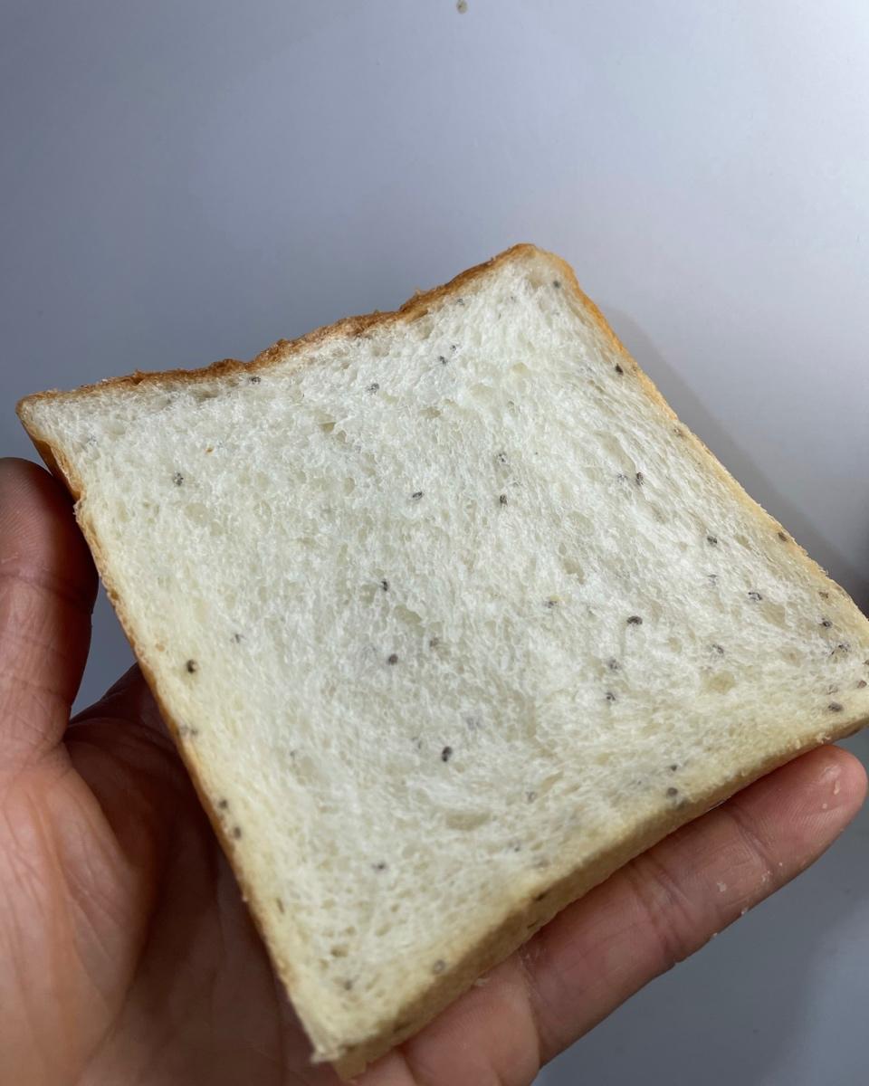 咸盐黑芝麻吐司