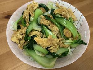 鸡蛋虾米小油菜的做法 步骤3