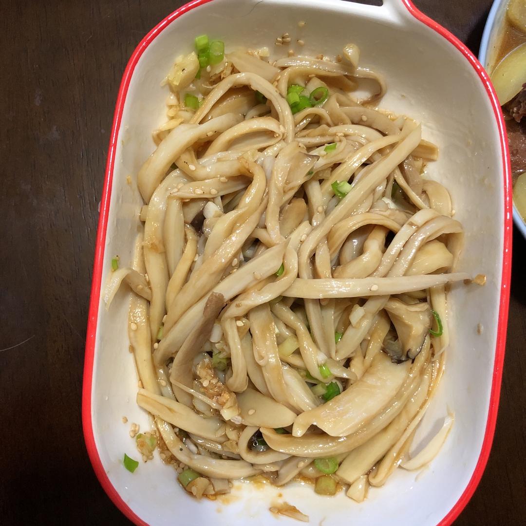 惊艳又开胃：凉拌手撕杏鲍菇（鸡腿菇）