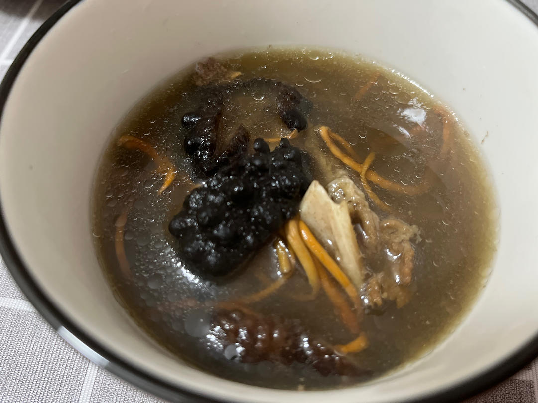 补肾乌发海参汤