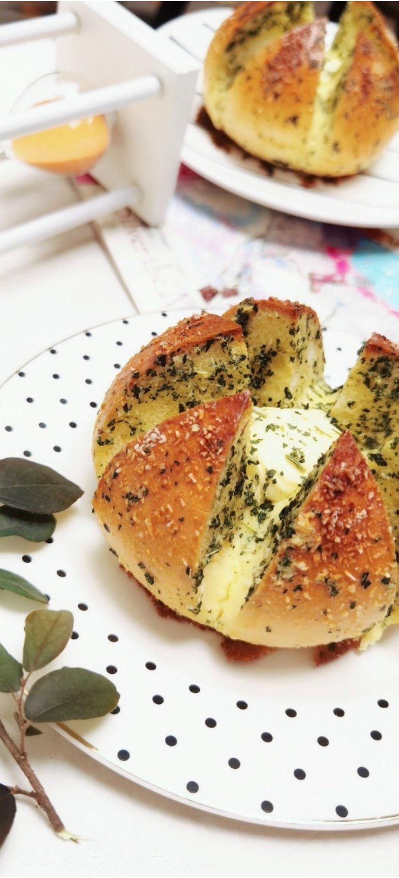 火爆韩国街头の奶油蒜香包~蒜香四溢邻家小孩馋哭了的面包