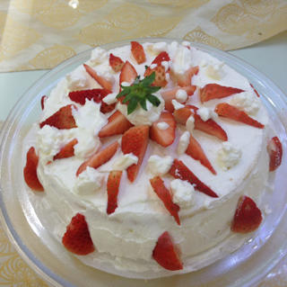 草莓戚风生日蛋糕