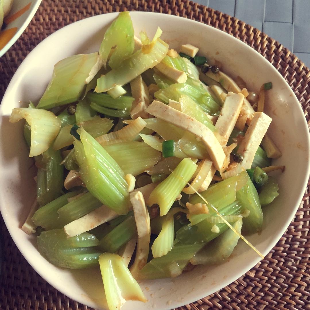 西芹香干