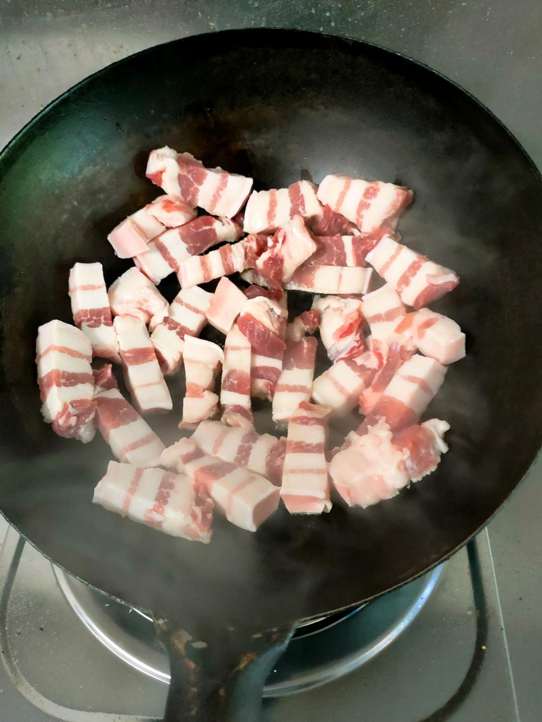 不焯水不放油的家常红烧肉