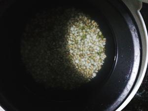 绿豆薏米汤的做法 步骤2