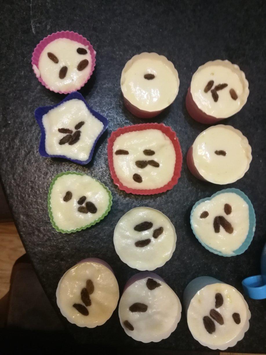 拉花戚风纸杯蛋糕