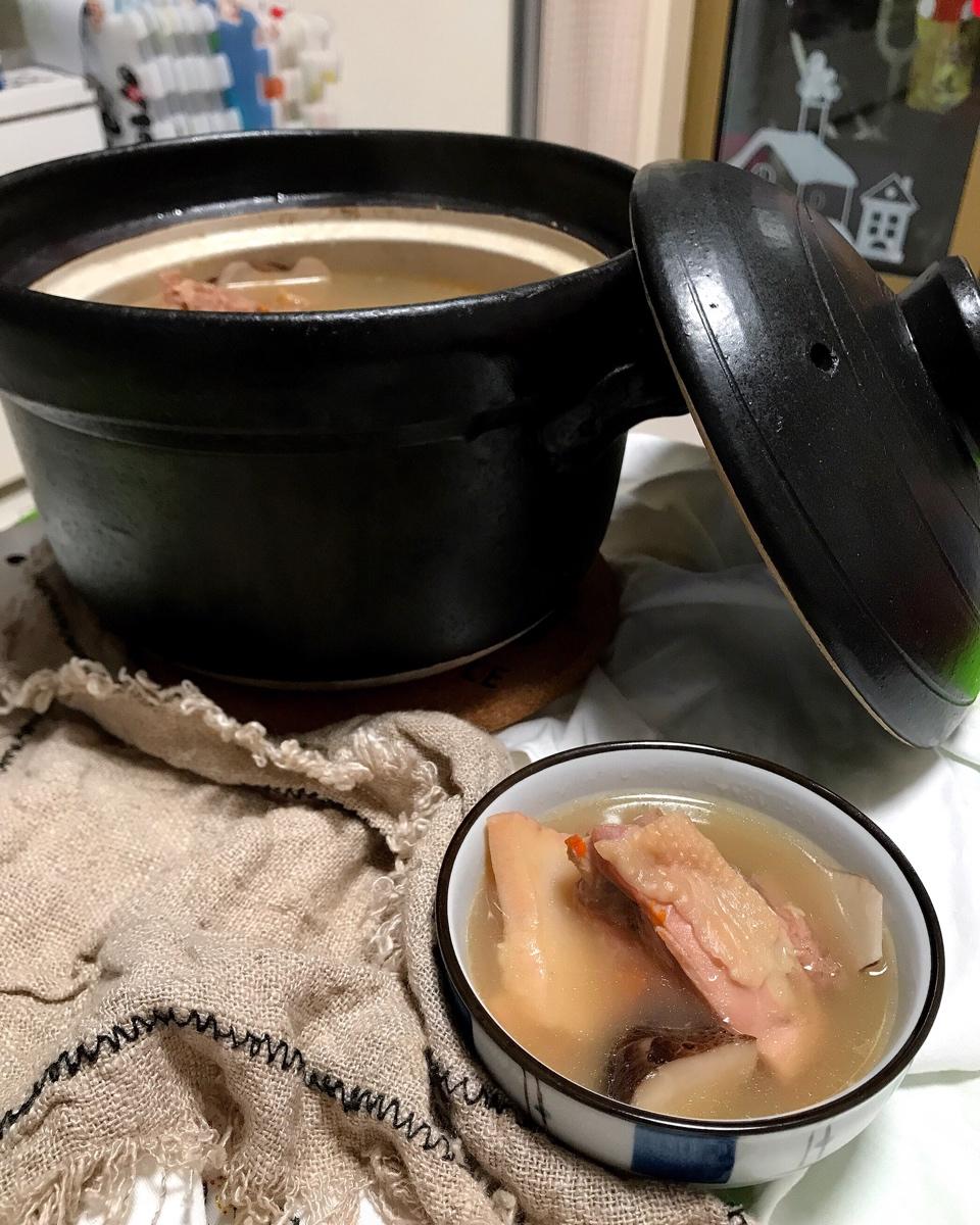 海底椰响螺老母鸡汤
