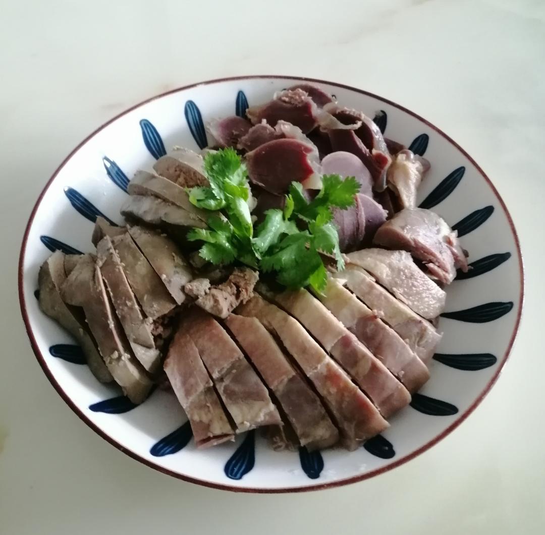 盐水鸭（腿）与鸭血粉丝汤