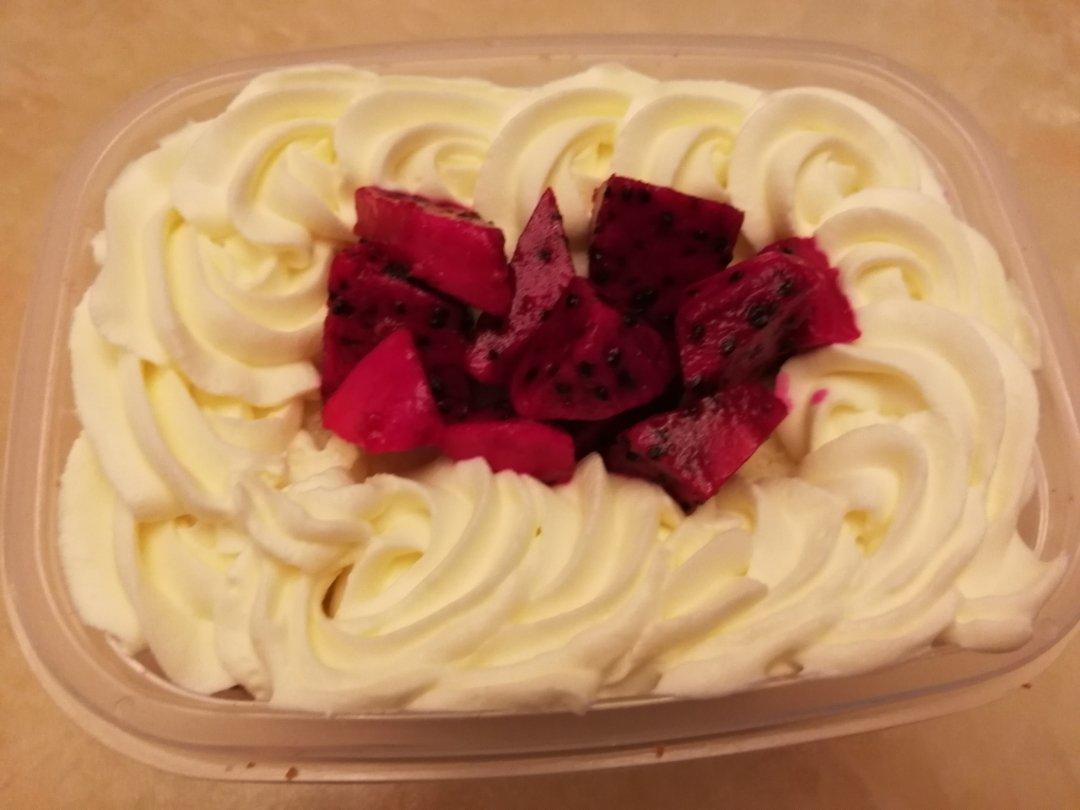 草莓盒子蛋糕Strawberry Cake Dessert