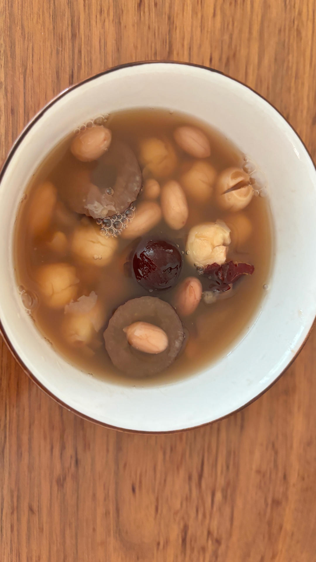 莲子花生红豆粥