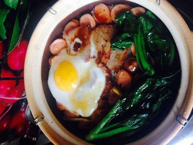 广式腊味煲仔饭