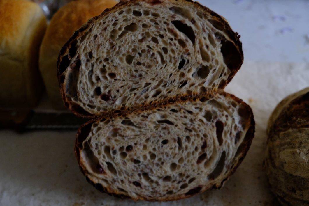 法式 亚麻籽蔓越莓欧包