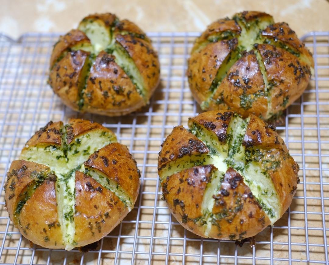 火爆韩国街头の奶油蒜香包~蒜香四溢邻家小孩馋哭了的面包